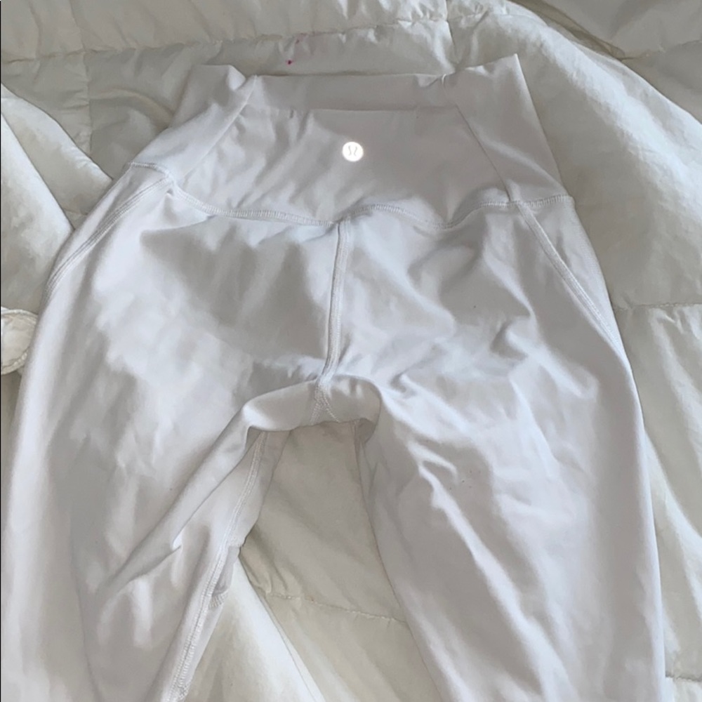 White lululemon leggings